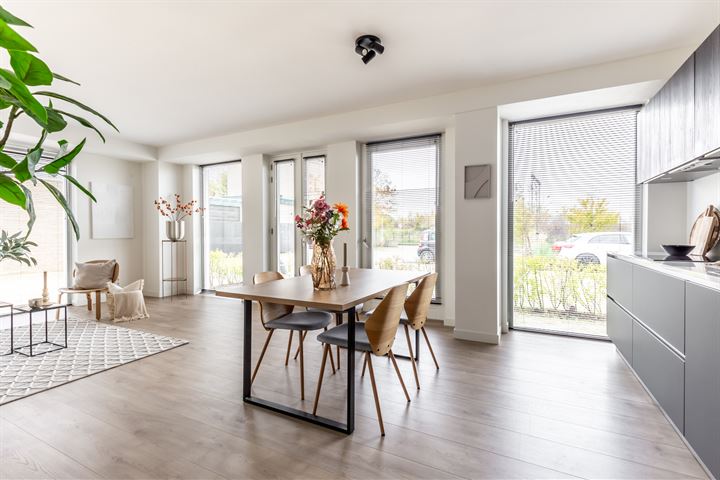 1e Loosterweg 42H in Hillegom foto