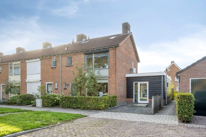 44 R I-straat 29 in Ochten foto