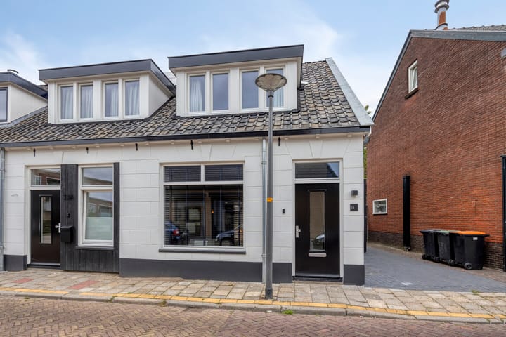 Aanslagsweg 33 in Borne foto