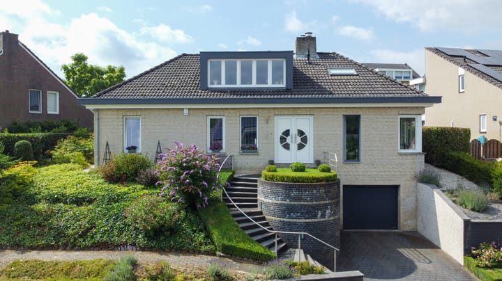 Aardaker 11 in Gulpen foto