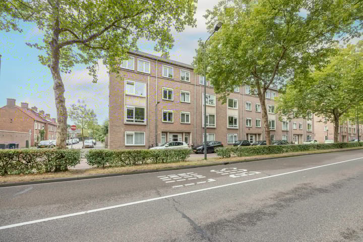 Aartshertogenlaan 327 in 's-Hertogenbosch foto