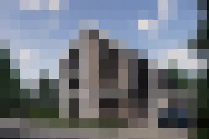 Abdij van Rijnsburglaan 144 en Monster