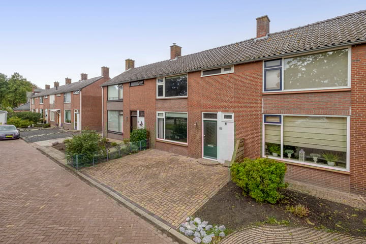 Acaciastraat 11 in Oude Pekela foto