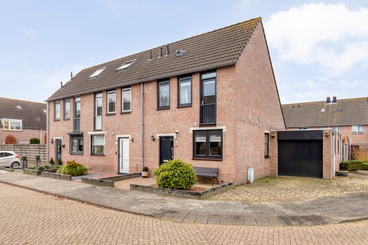 Acaciastraat 37 in Made foto