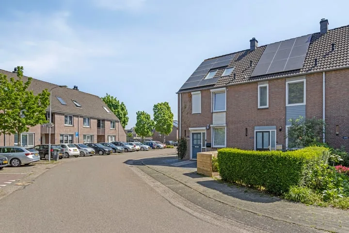 Achter de Hoven 247 in Leeuwarden