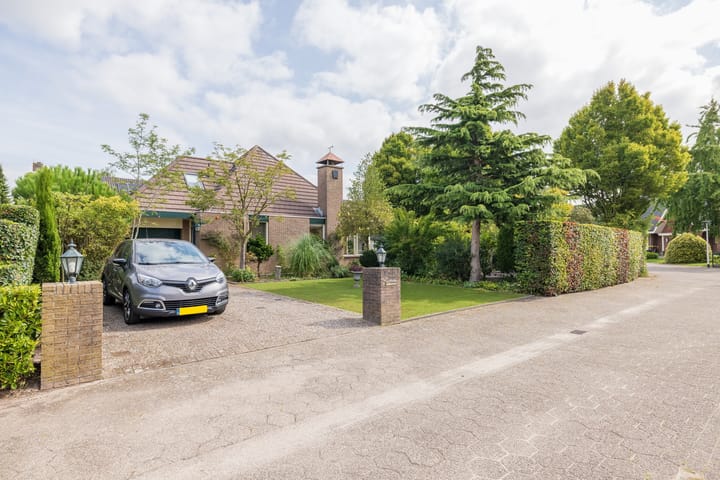 Achter Sint Aagten 2 in Lisse foto