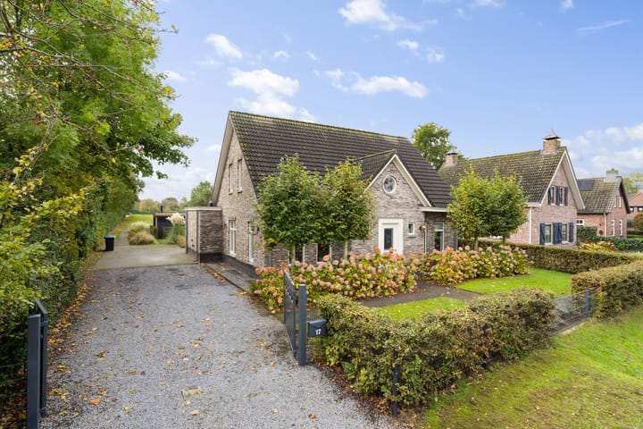 Achter 't Hof 17 in Hoeven foto