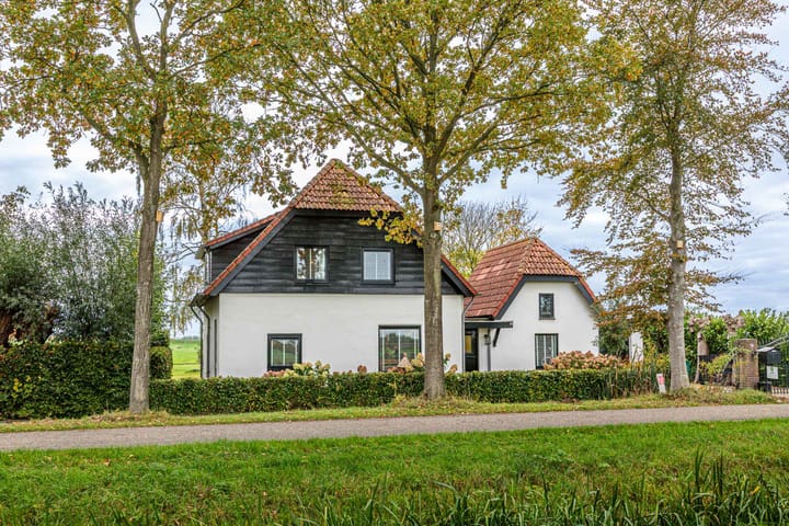 Achterdijk 18 in Schalkwijk