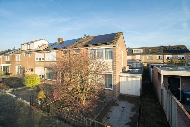 Admiraal Byrdstraat 21 in Enschede foto