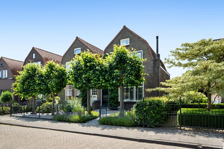 Admiraal de Ruyterstraat 67 in Oud-Beijerland foto