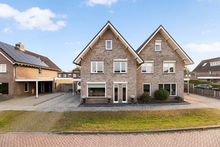 Adolf van Nassaustraat 12 in Wezep foto