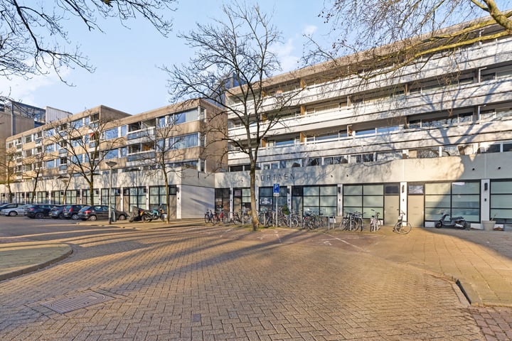 Adriaan van Bergenstraat 304 in Breda foto