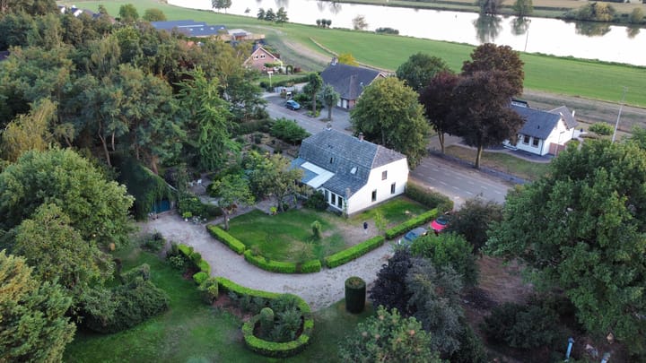 Aijenseweg 9 in Bergen L