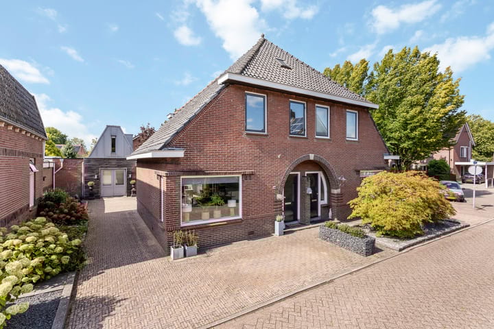 Akker 44 in Borne foto