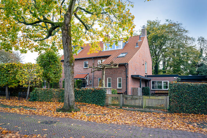 Alberdingk Thijmlaan 3 in Heemstede foto