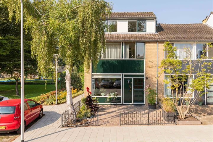 Albert Verweijstraat 13 in Hazerswoude-Rijndijk foto