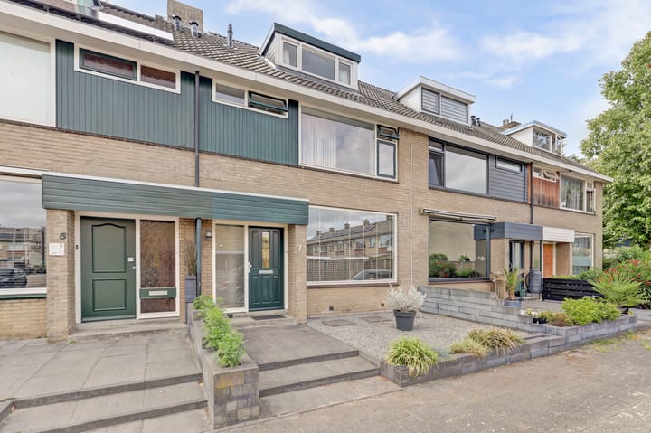 Alcorstraat 7 in Spijkenisse foto