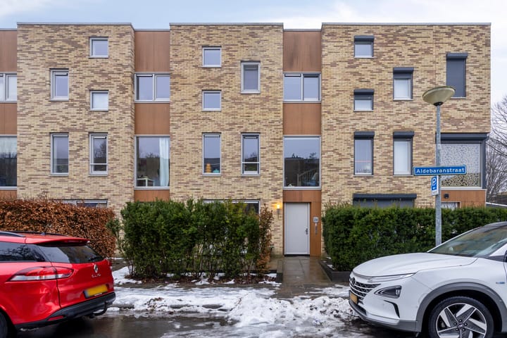 Aldebaranstraat 24 in Groningen foto
