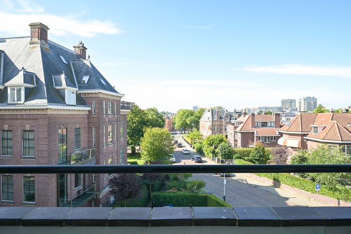 Alexander Gogelweg 75A in 's-Gravenhage foto