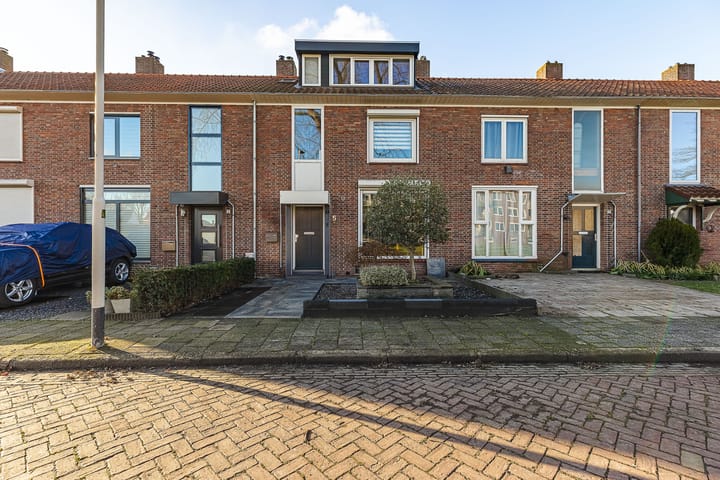 Alfred Ostplein 5 in Roosendaal foto
