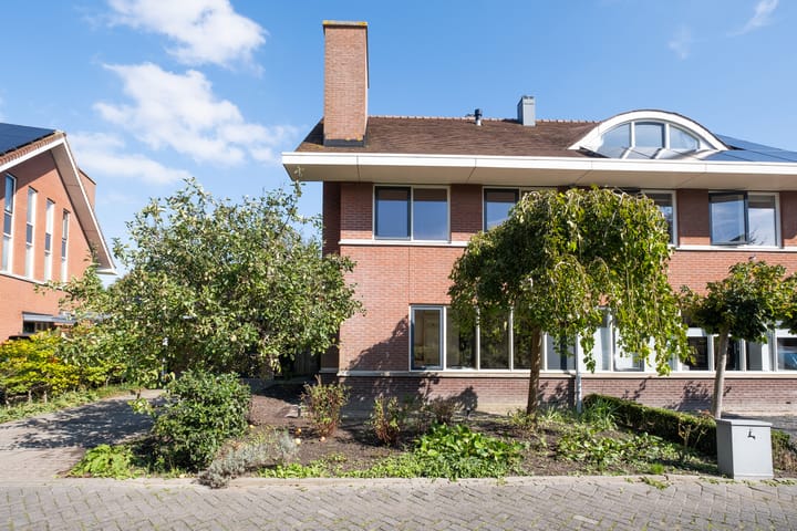 Alida Buitendijk erf 5 in Heerhugowaard foto