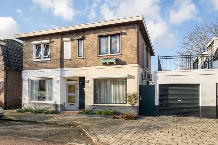 Alleeweg 16 in Enschede foto