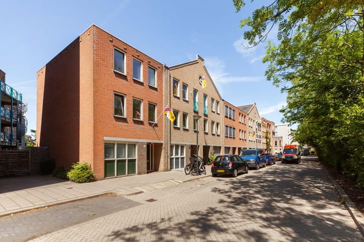 Alphons Ariënsstraat 174 in Schiedam
