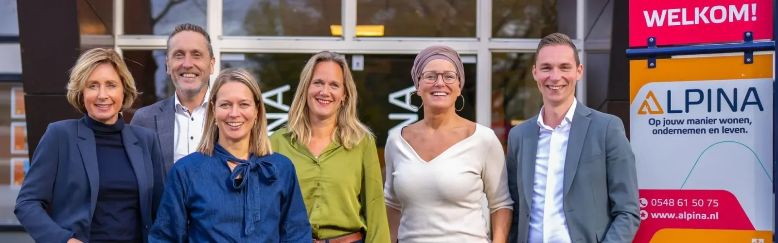 Team foto van Alpina Nijverdal (voorheen Mulder Makelaardij)