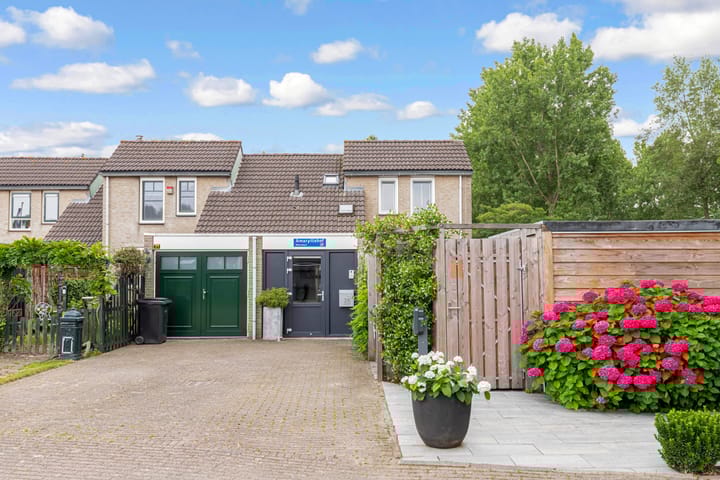 Amaryllishof 23 in Almere foto