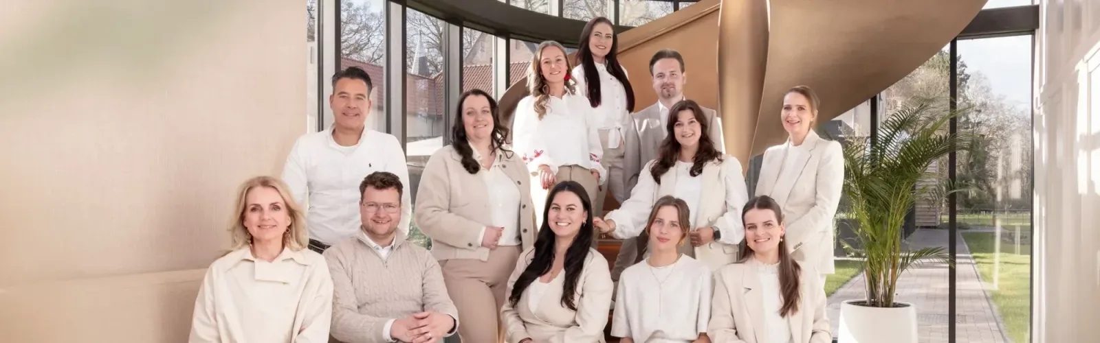 Team foto van AMB Makelaars Waalwijk I Qualis