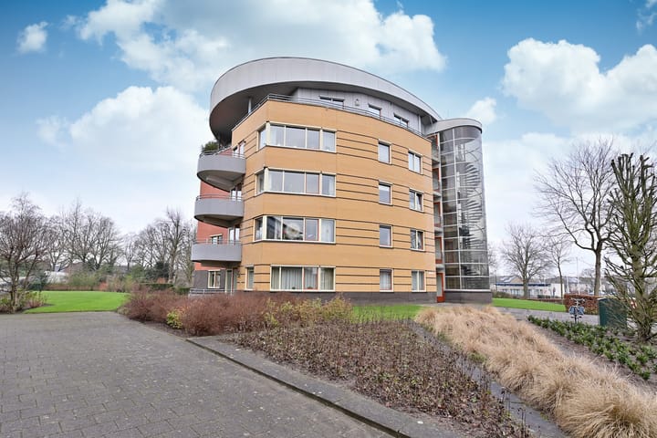 Ambonlaan 8 in Huizen foto