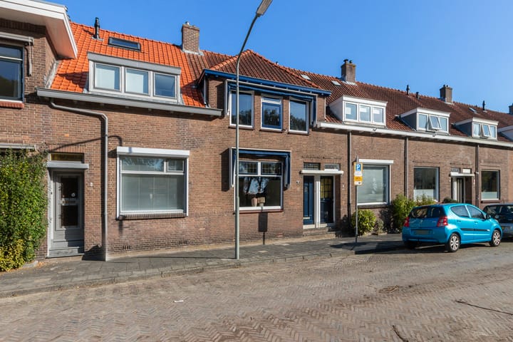 Ambonstraat 6 in Dordrecht foto