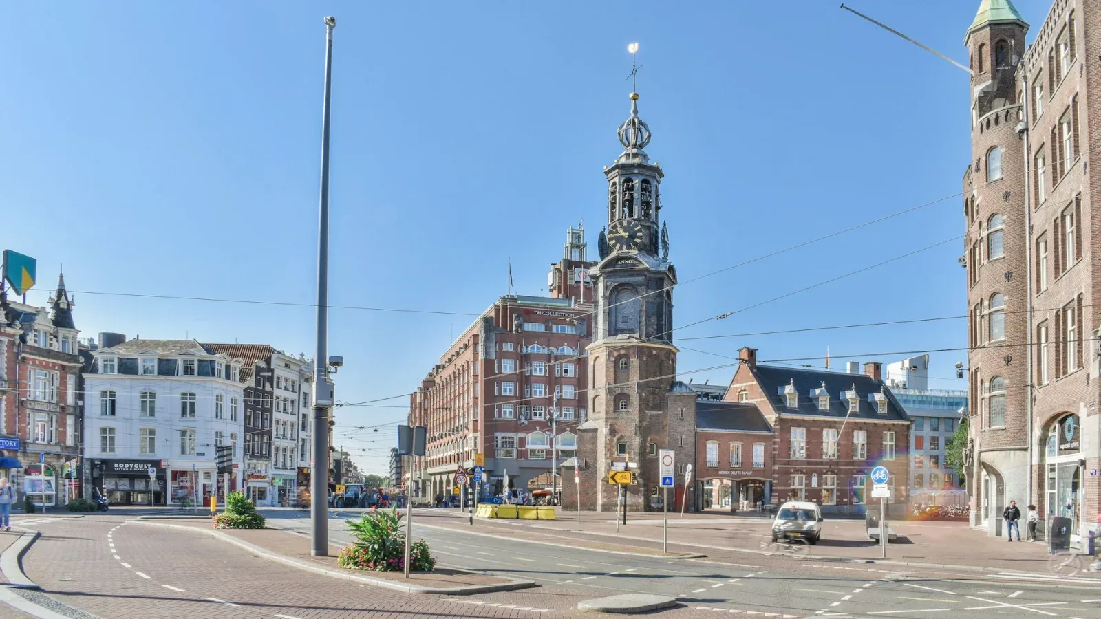 Team foto van Another Home Abroad