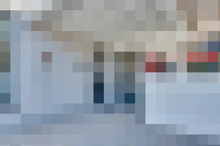 Anthony Edenlaan 21 Goes thumbnail 62