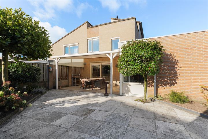 Antoni Staringlaan 42 in Vlijmen foto