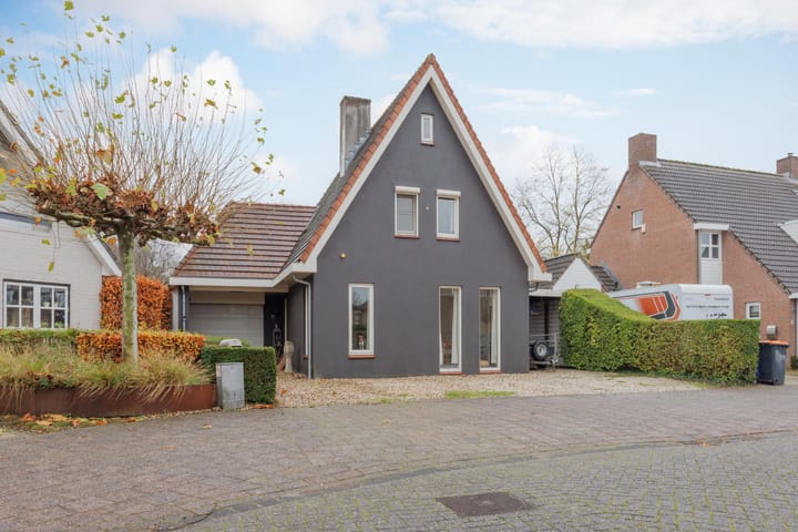 Antoon Coolenstraat 10 in Raamsdonksveer foto