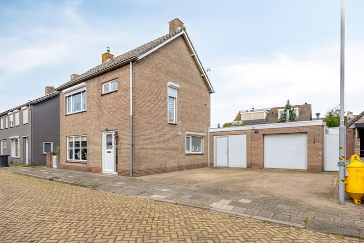 Antwerpsestraat 50 in Made foto