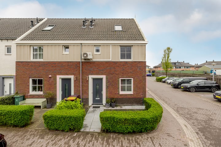 Apollolaan 63 in Oostzaan foto