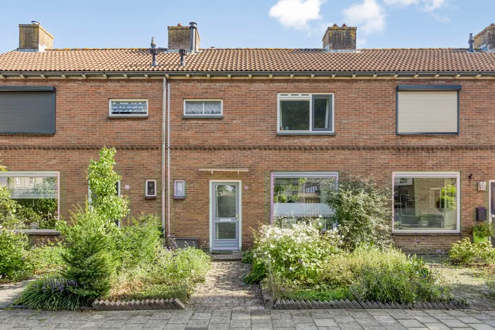 Arndt van Buerenstraat 20 in Kesteren foto