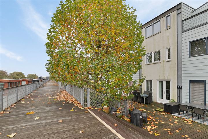 Arubapier 35 in Almere foto