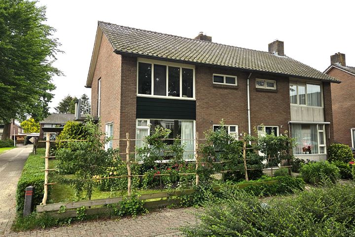 Asterstraat 15 in Dedemsvaart foto