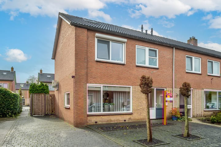 Asterstraat 8 in Wierden foto