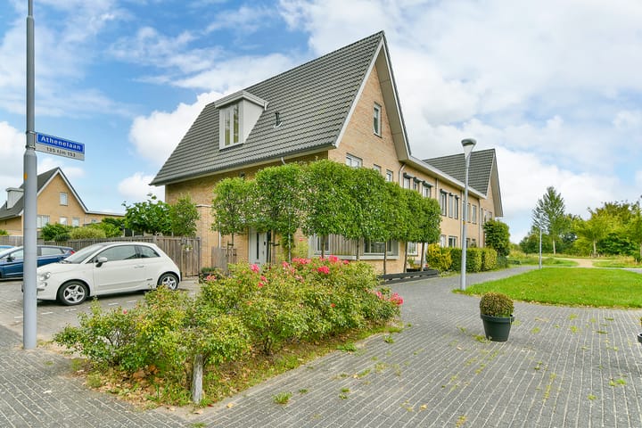 Athenelaan 145 in Nieuw-Vennep foto