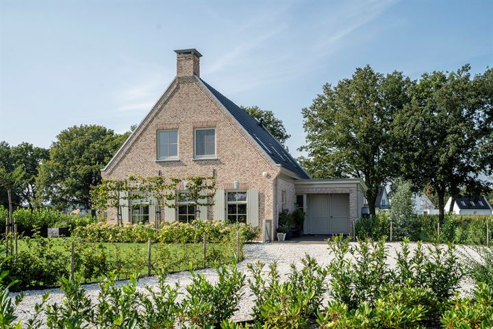 Avelsberg 16 in Arcen foto