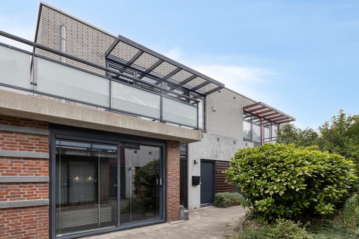 Avenue Carnisse 79 in Barendrecht foto