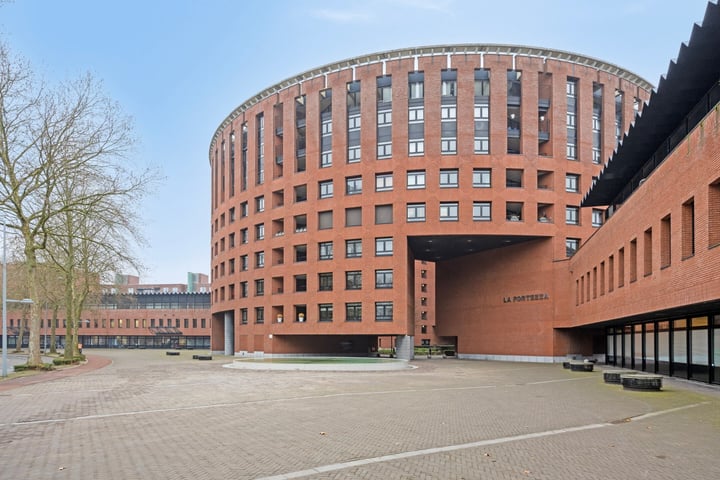 Avenue Ceramique 21C in Maastricht foto