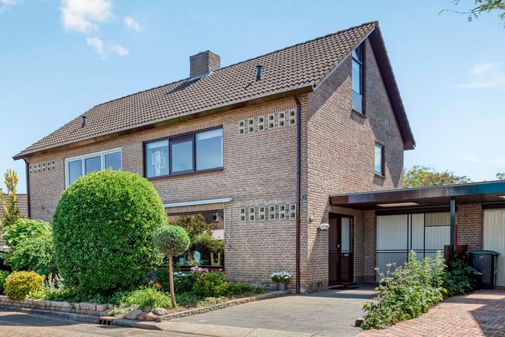 Azaleastraat 22 in Heerde foto