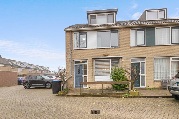 Baarsveen 128 in Spijkenisse