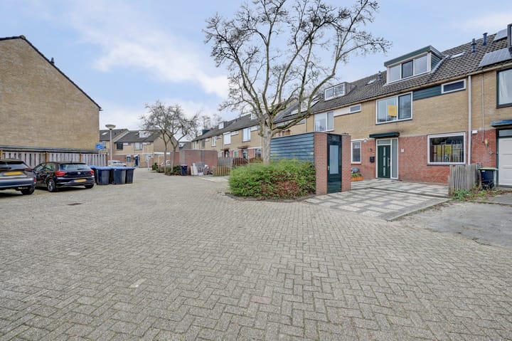 Baarsveen 579 in Spijkenisse foto
