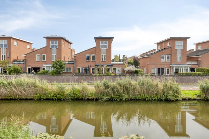 Bachlaan 20 in Oud-Beijerland foto